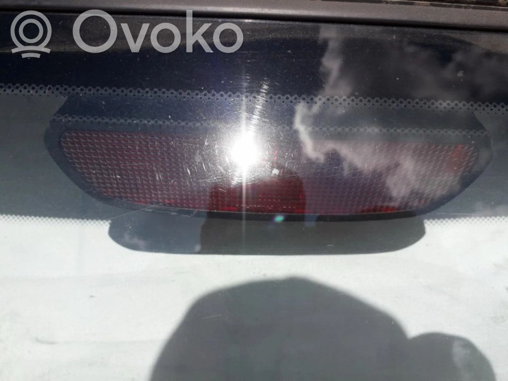 Kolmas/lisäjarruvalo