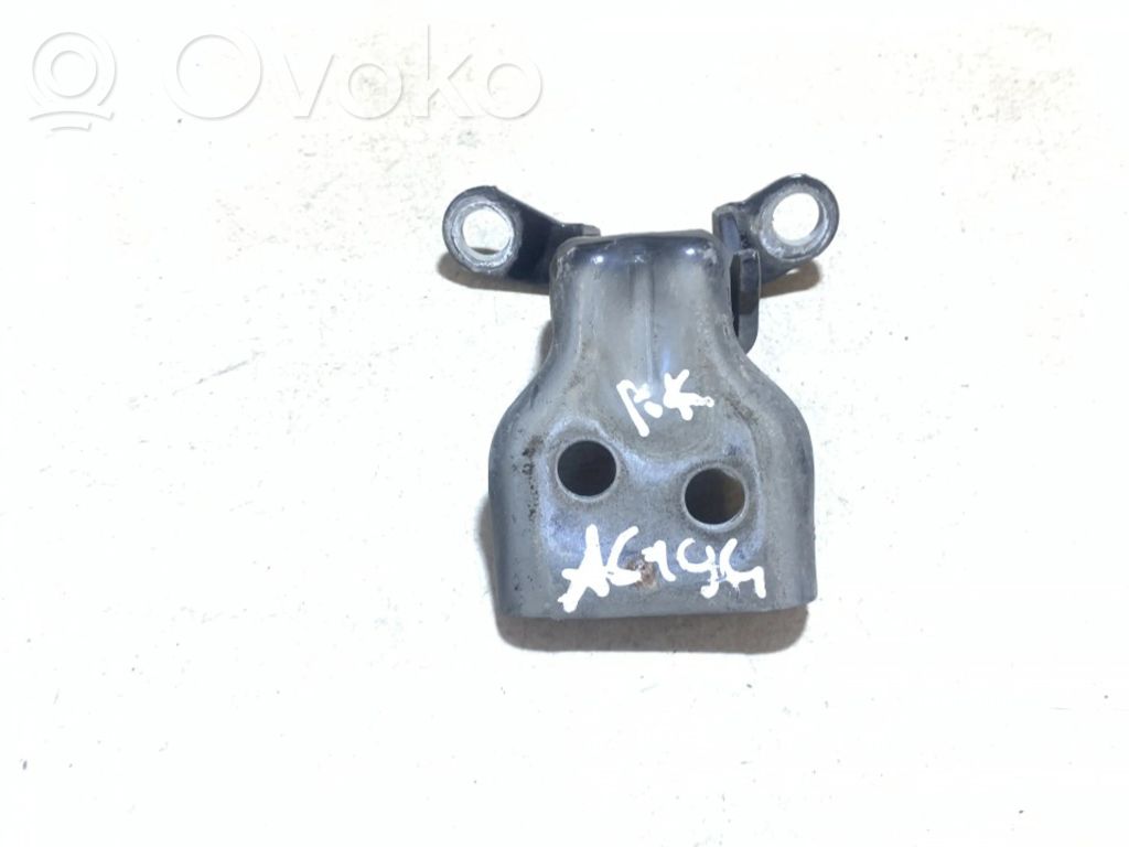 Bisagra superior puerta delantera   157UKA6E,157UKA6E