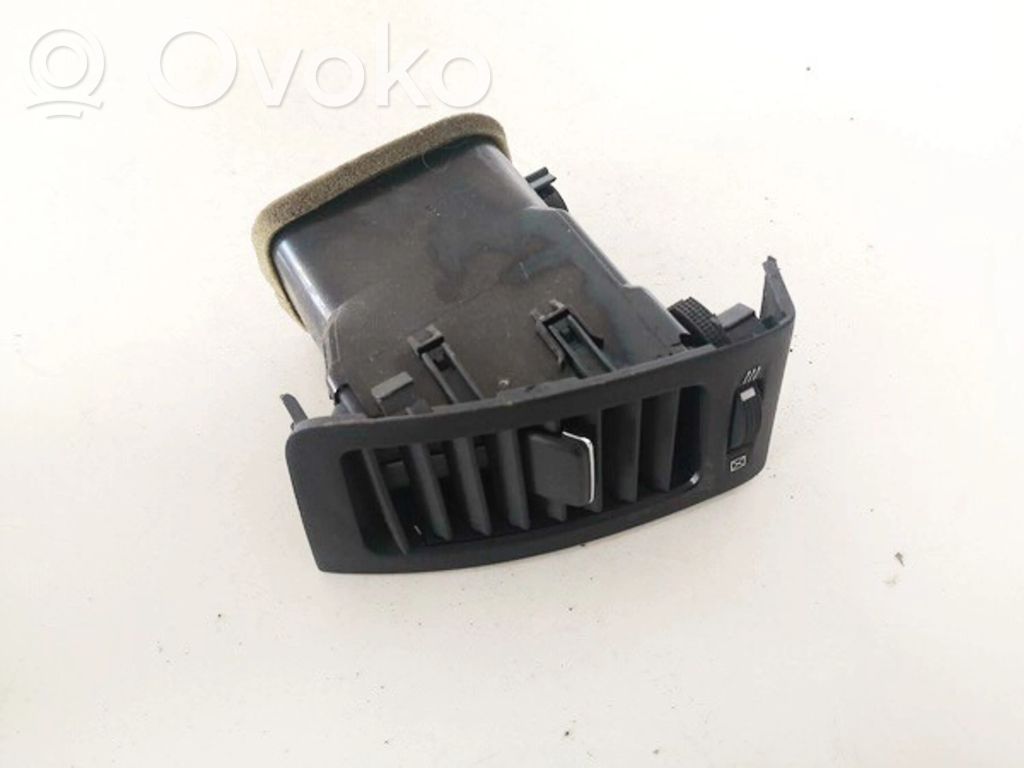 Toyota Corolla Verso E121 Boczna kratka nawiewu deski rozdzielczej 
