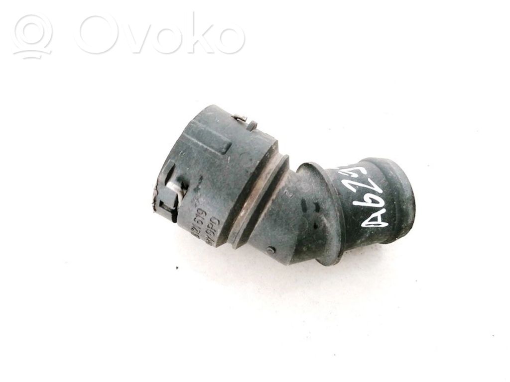Volkswagen Golf IV Tubo flessibile del liquido di raffreddamento del motore