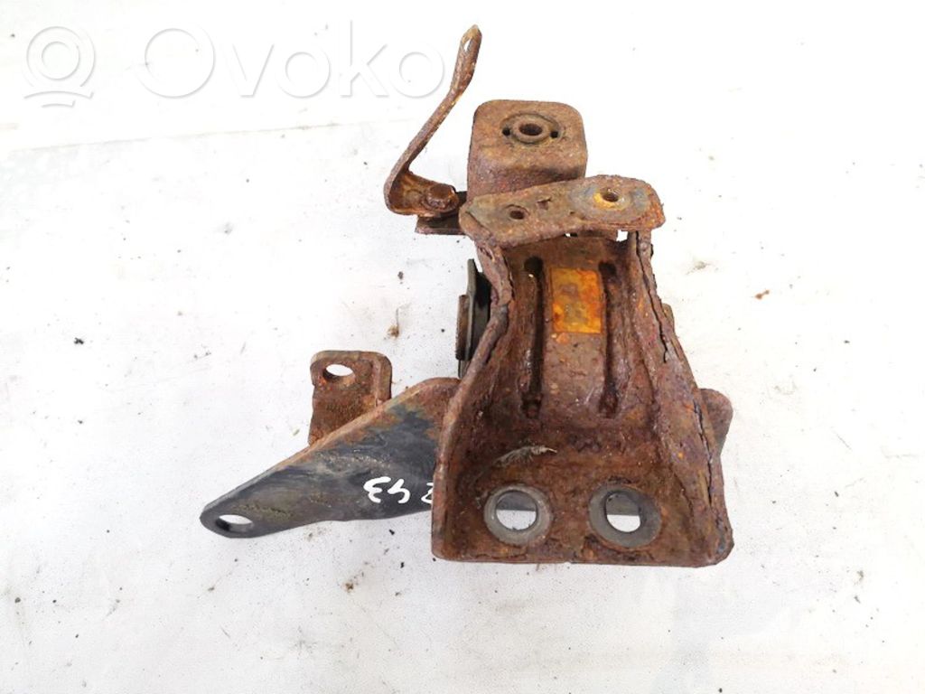 Toyota Corolla E120 E130 Wspornik / Mocowanie silnika