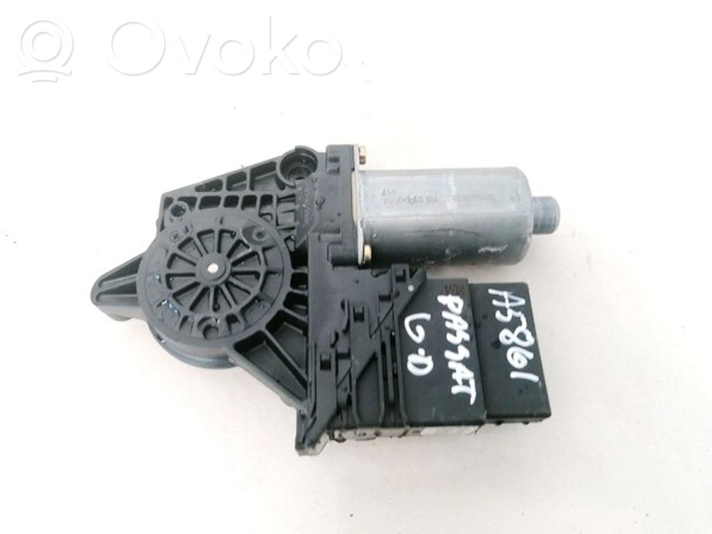 Volkswagen PASSAT B5 Motor macara geam ușă spate 