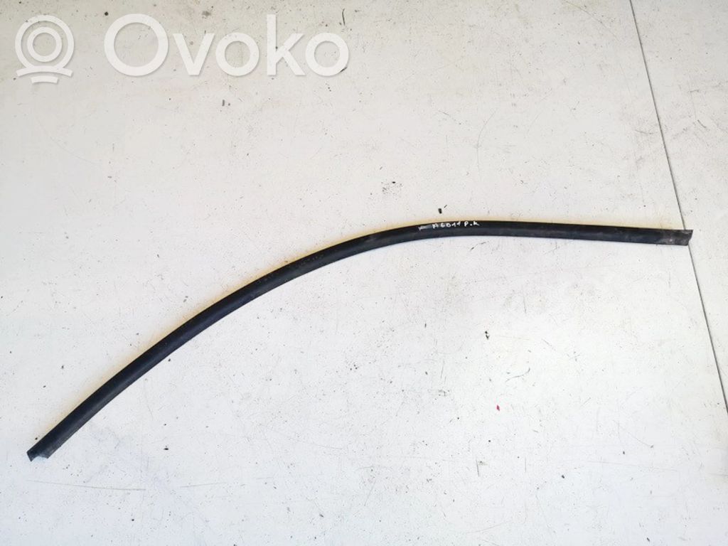 Volkswagen Fox Moulure sous phares 