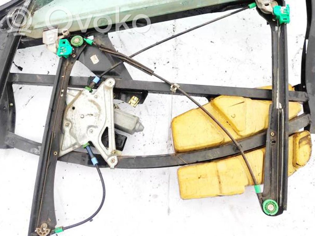 Audi A4 S4 B5 8D Regulador con motor de la ventanilla de la puerta corredera