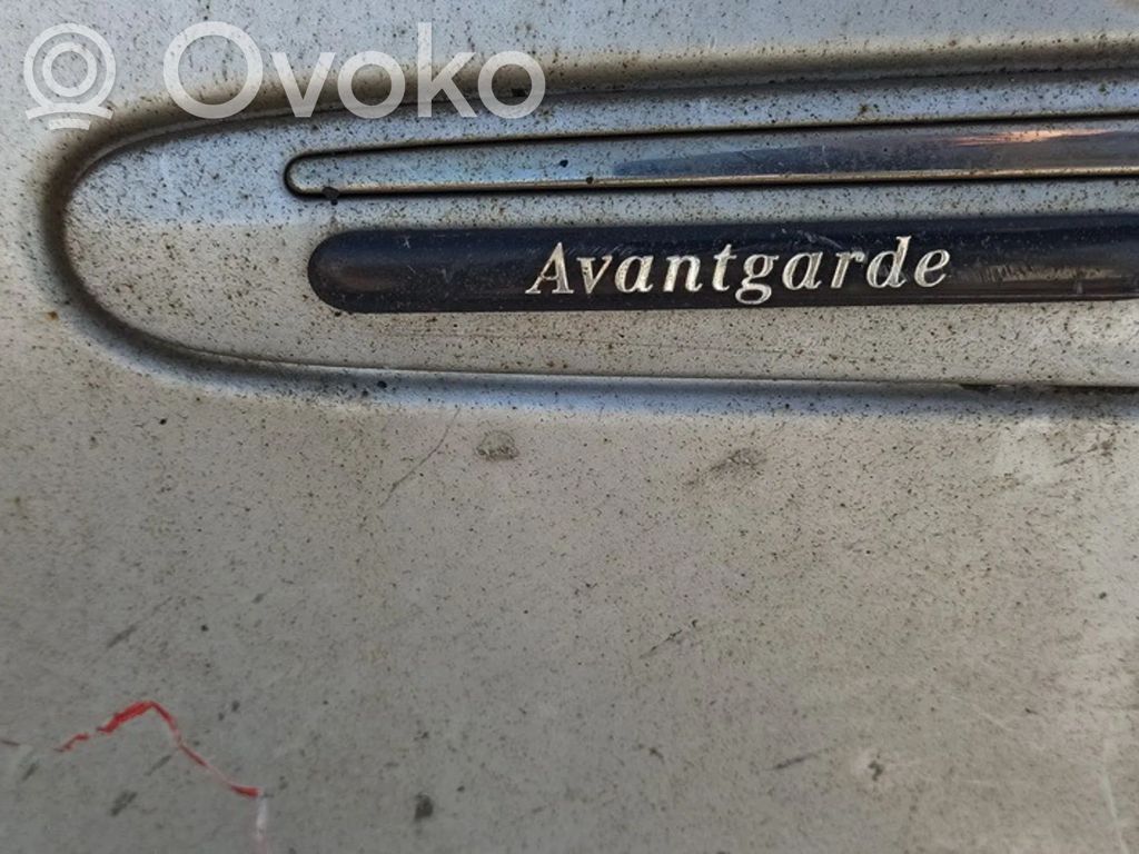 Mercedes-Benz E W211 Rivestimento parafango (modanatura) 