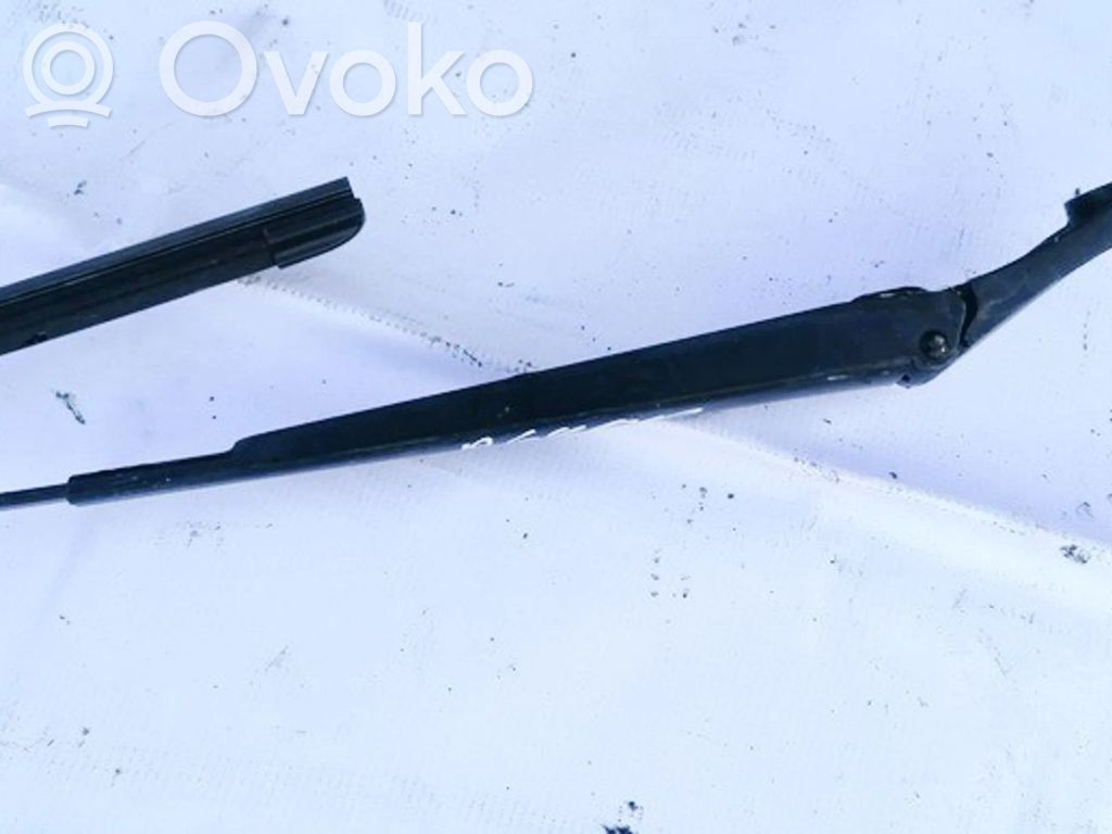 Opel Zafira B Wischerarm vorne 