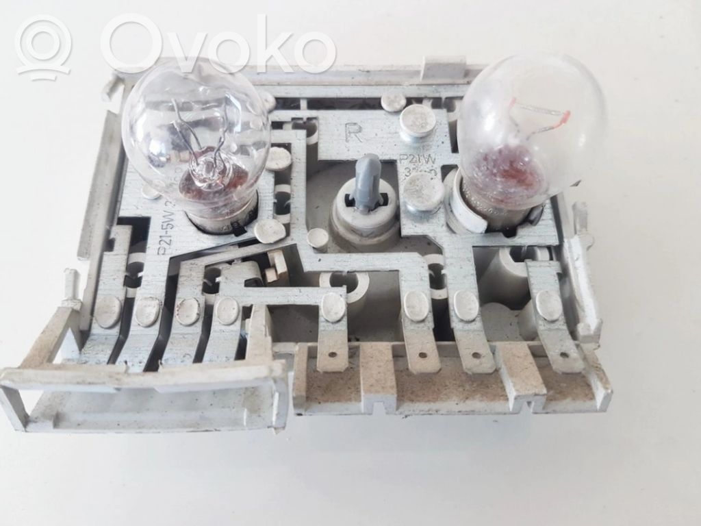Audi 80 90 B3 Portalampada fanale posteriore 