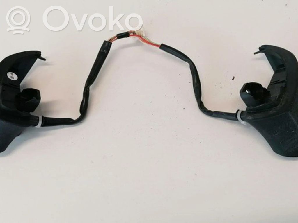 Lexus IS 220D-250-350 Pulsanti/interruttori sul volante 