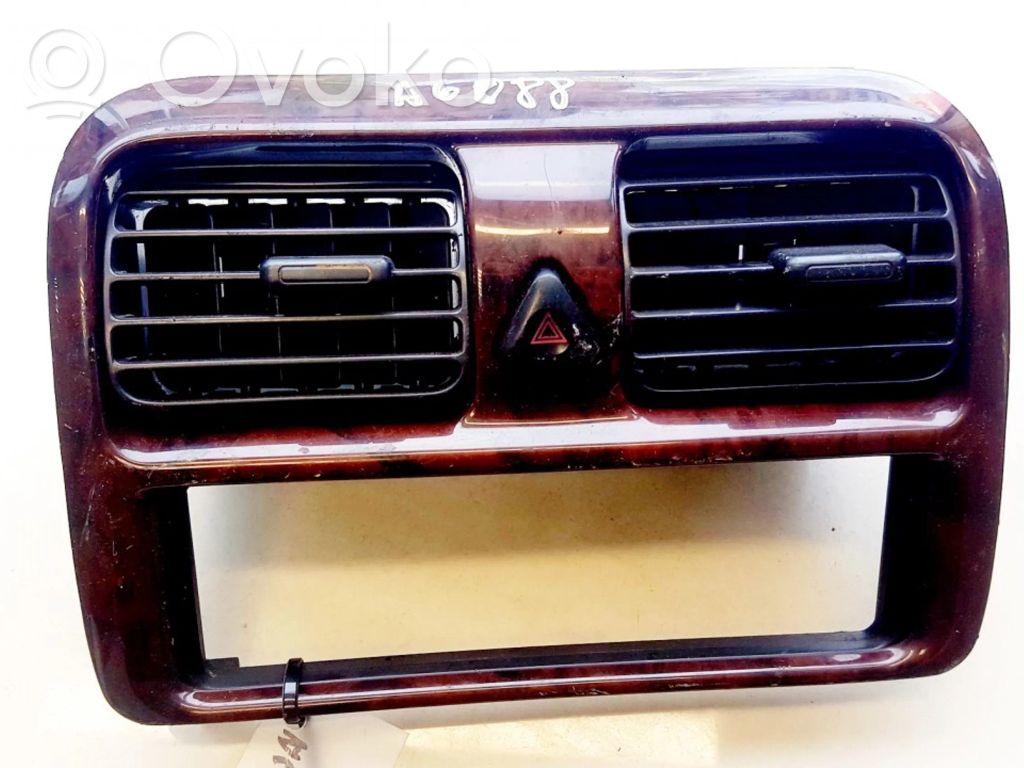 Subaru Outback Dysze / Kratki środkowego nawiewu deski rozdzielczej 