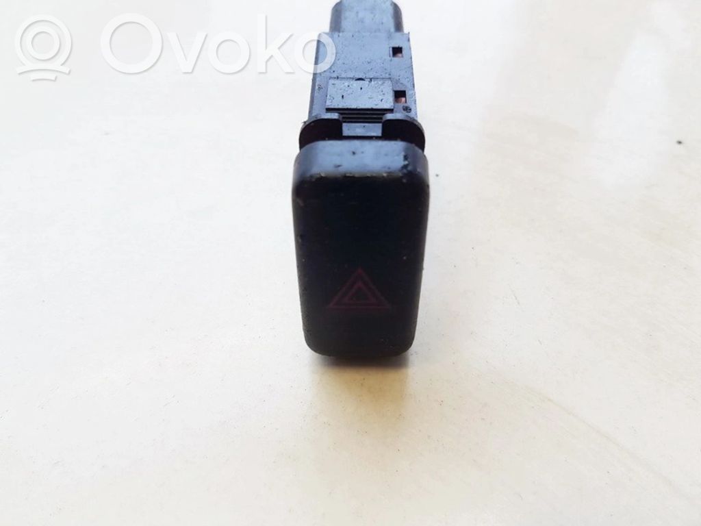 Botón interruptor de luz de peligro   153132,153132