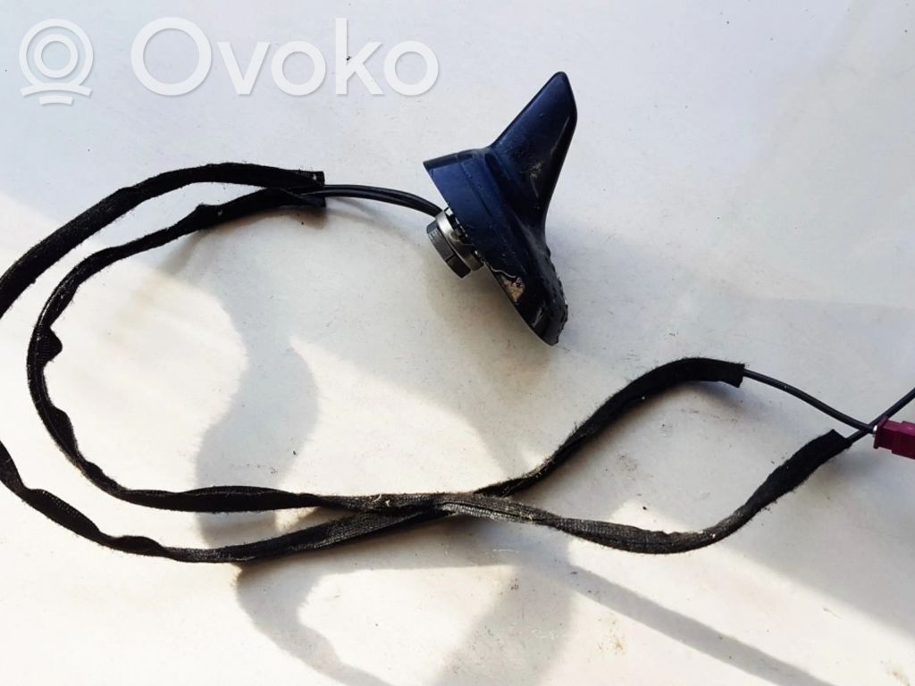 GPS-pystyantenni   8T8035503D,8T8035503D,7617431307,8T8035503D,8T8035503D