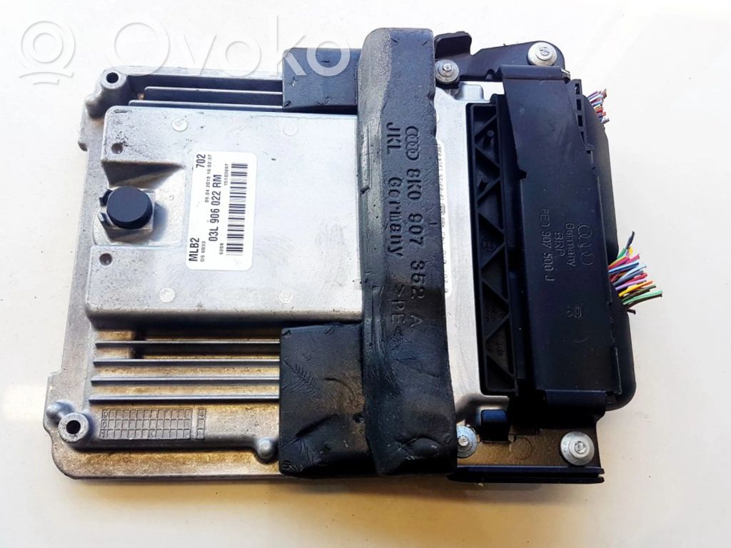Audi A5 8T 8F Unidad de control/módulo del motor 