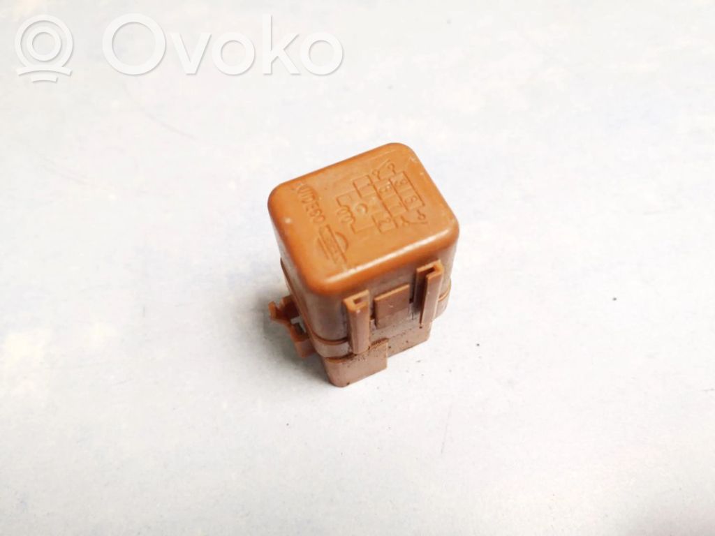 Nissan Almera N16 Alte relee 