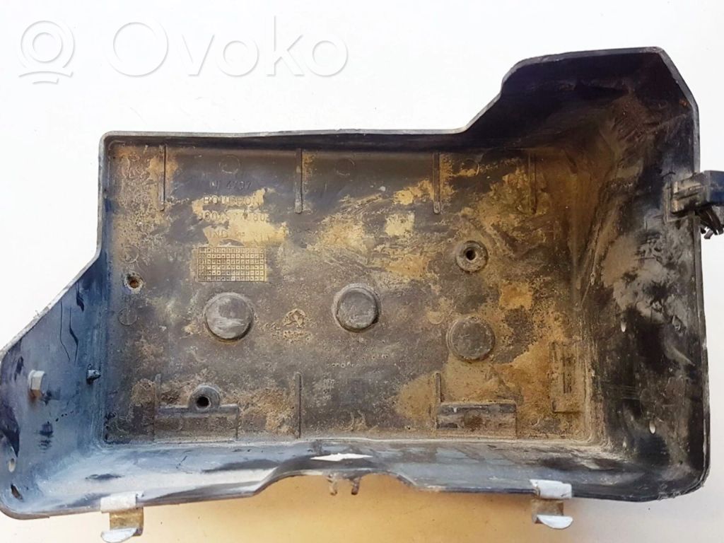 Mercedes-Benz Vito Viano W638 Akkulaatikon alusta 