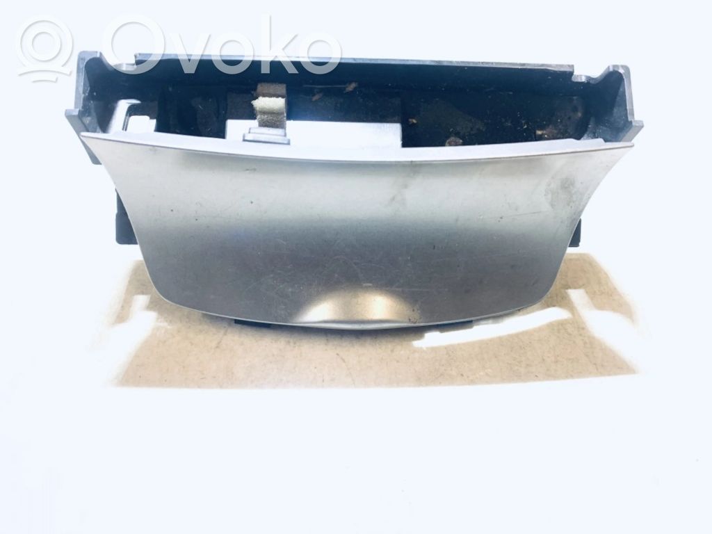 Mazda 6 Aschenbecher 