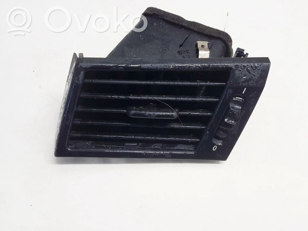 Grille d'aération centrale   3400075,3400075