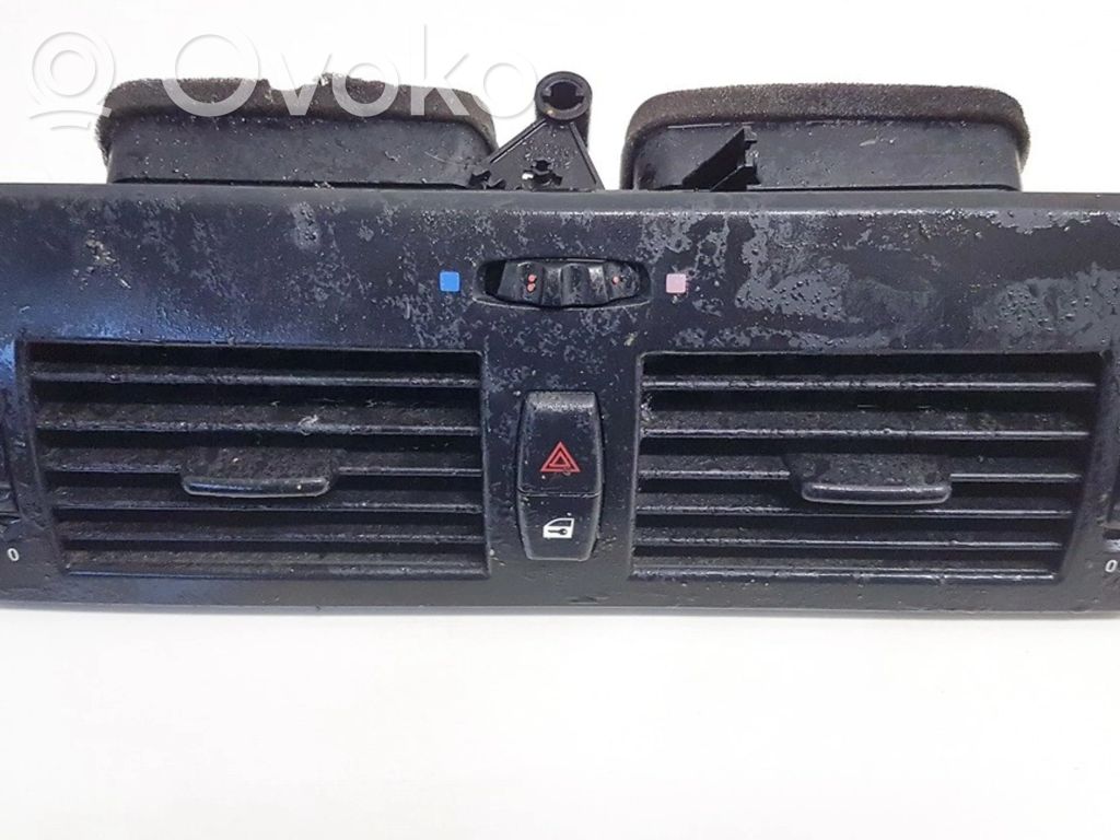 BMW X3 E83 Grilă ventilație centrală 