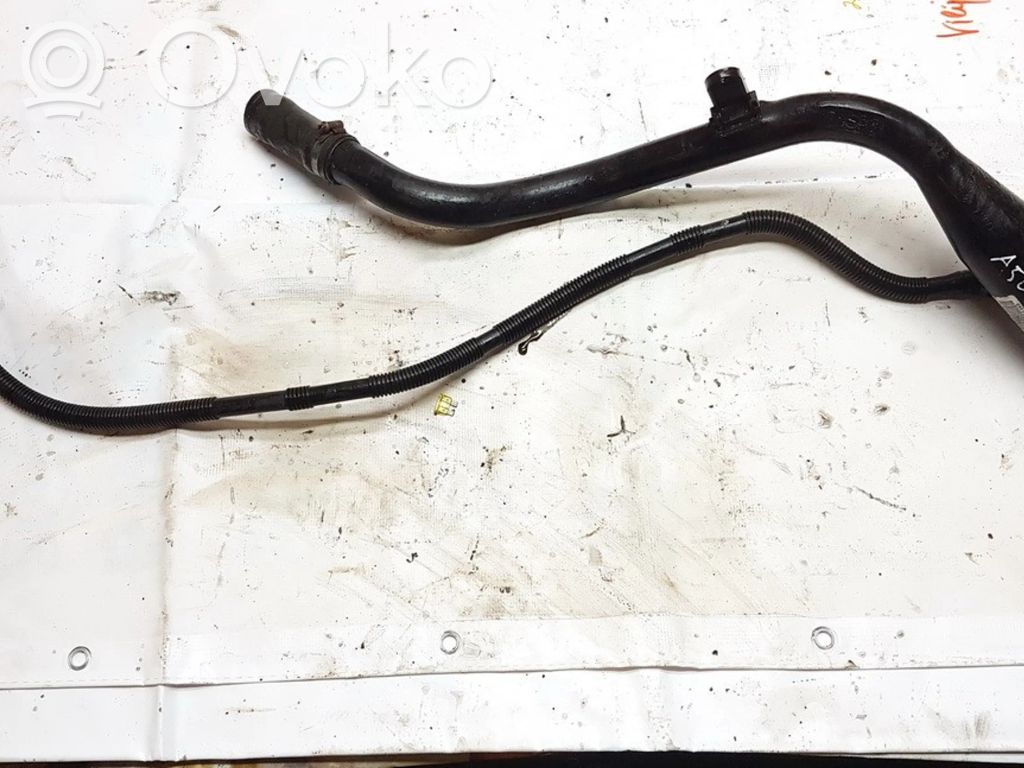 BMW X3 E83 Conductă umplere rezervor combustibil 