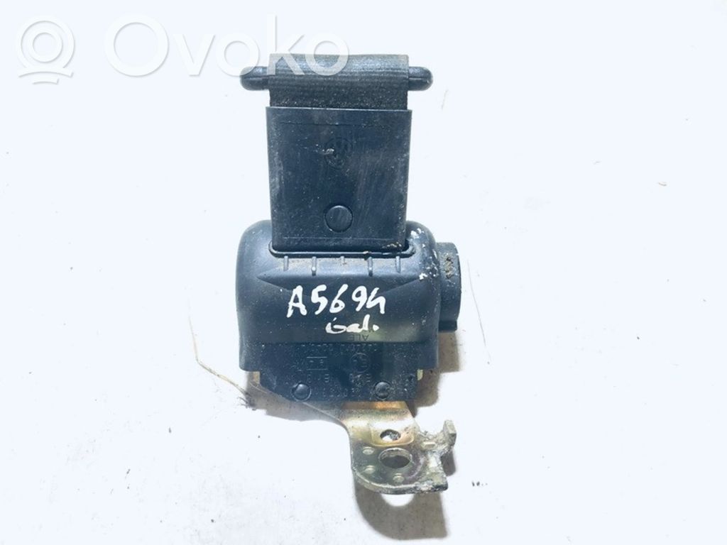 Volkswagen PASSAT B5 Sicherheitsgurt hinten Mitte