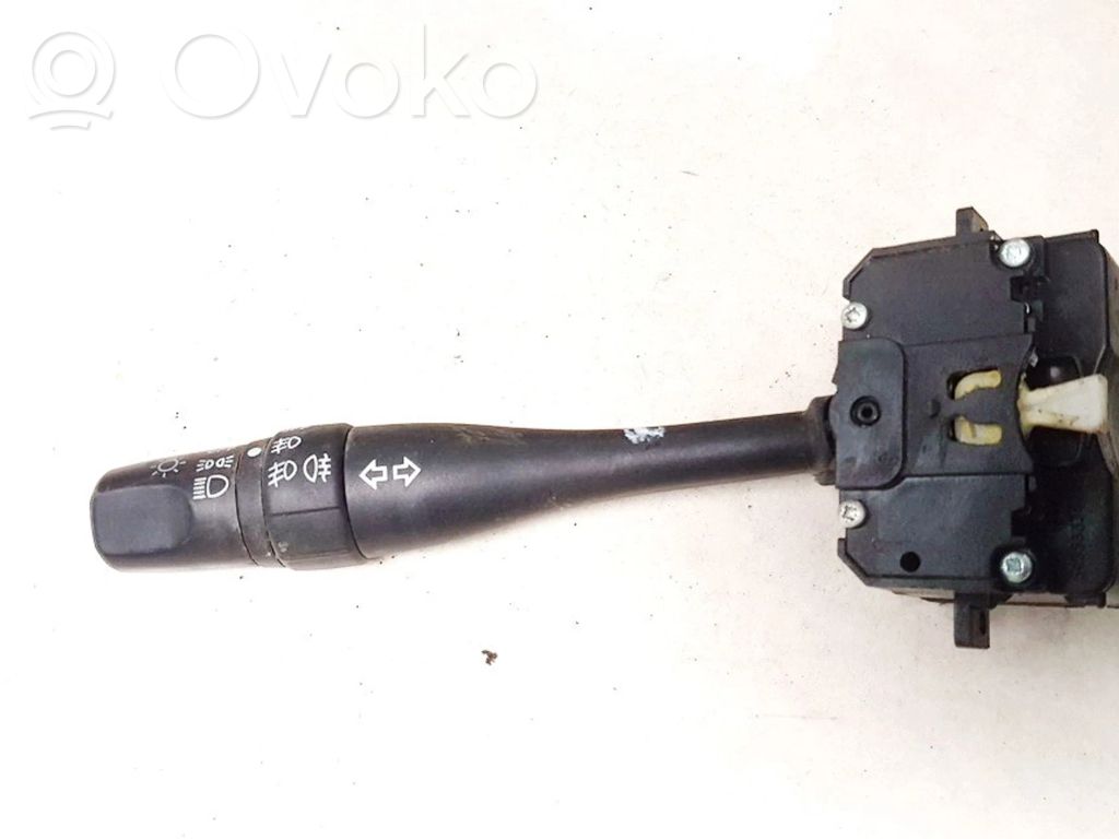 Nissan Almera Tino Leva indicatori 
