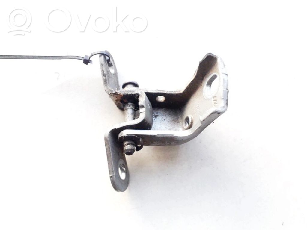 Ford Mondeo MK II Bisagra inferior de la puerta trasera