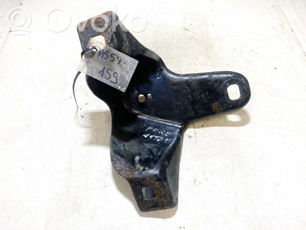 Ford Focus Engine mounting bracket 