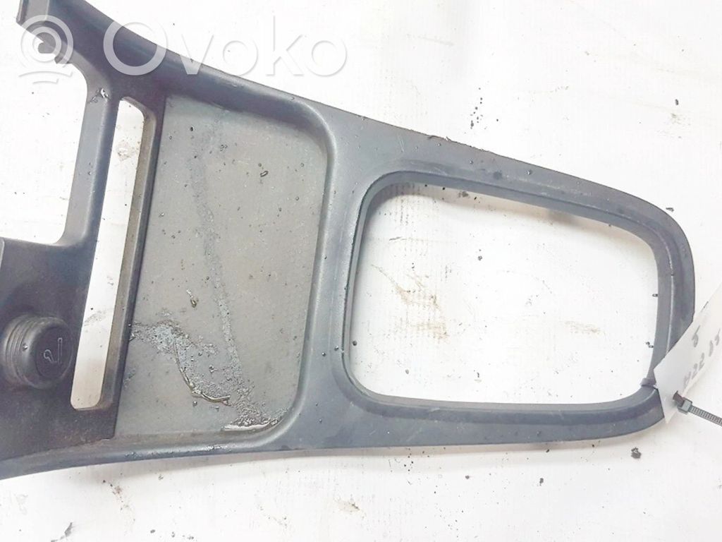Nissan Almera N16 Zapalniczka deski rozdzielczej