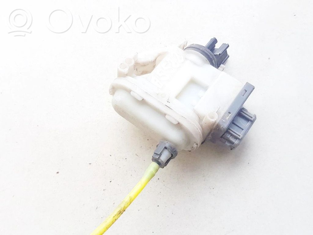 Volkswagen PASSAT B4 Pompă vacuum închidere centralizată 