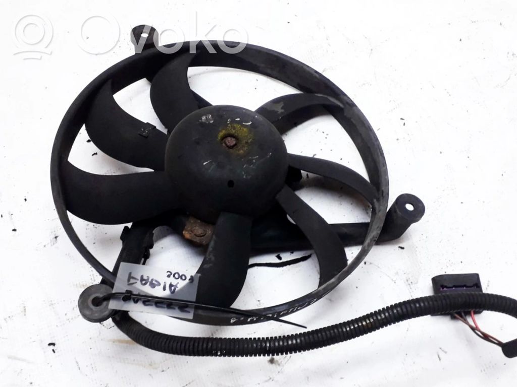Skoda Fabia Mk1 (6Y) Convogliatore ventilatore raffreddamento del radiatore