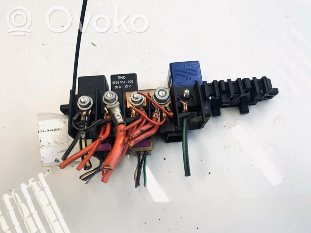 Volkswagen PASSAT B5 Set scatola dei fusibili 
