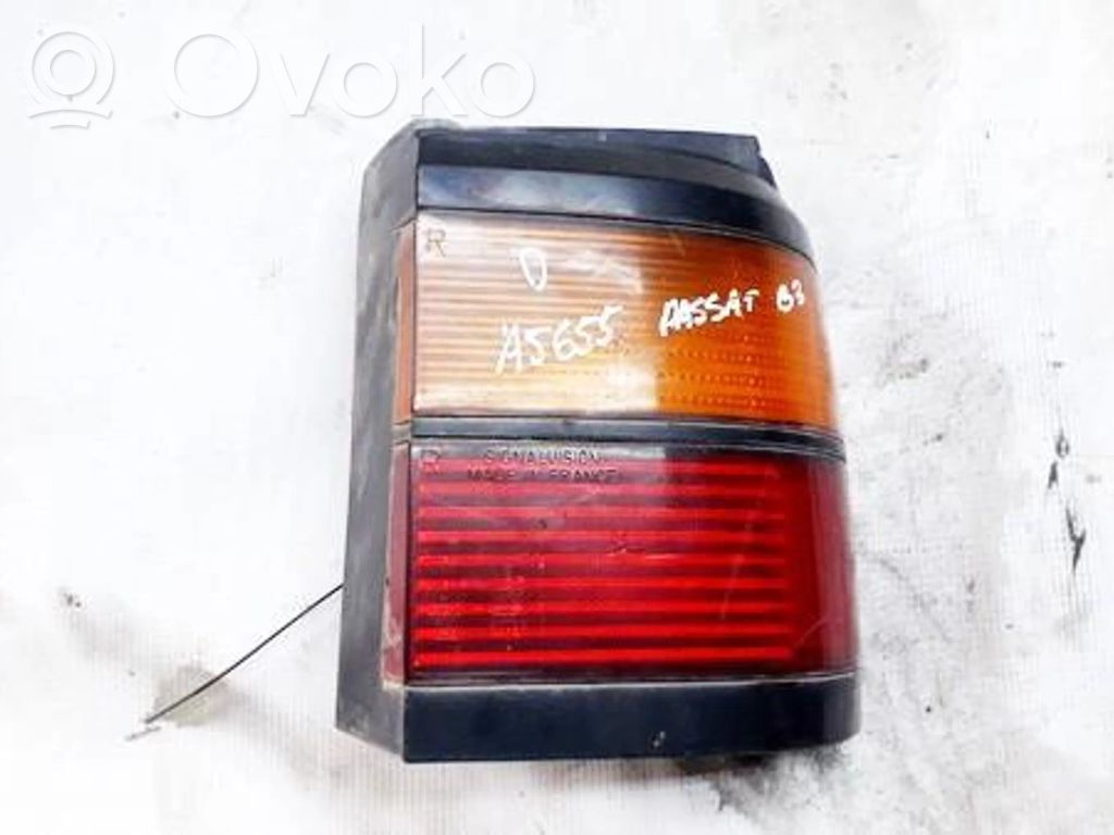 Volkswagen PASSAT B3 Lampă spate în caroserie 