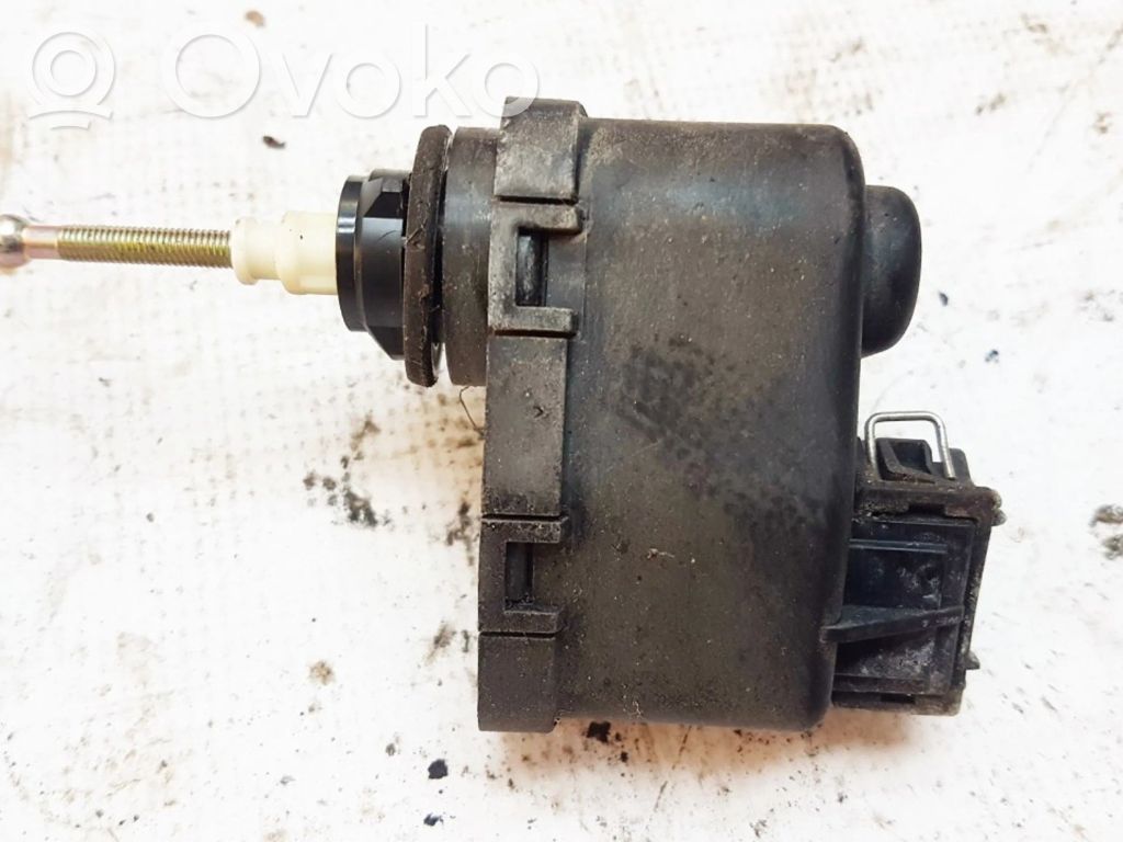 Audi 100 S4 C4 Motor reglare nivel far 