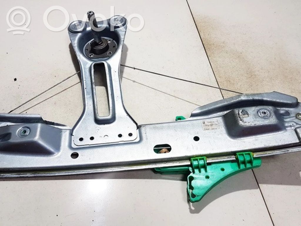 Opel Astra J Regulador con motor de la ventanilla de la puerta corredera 