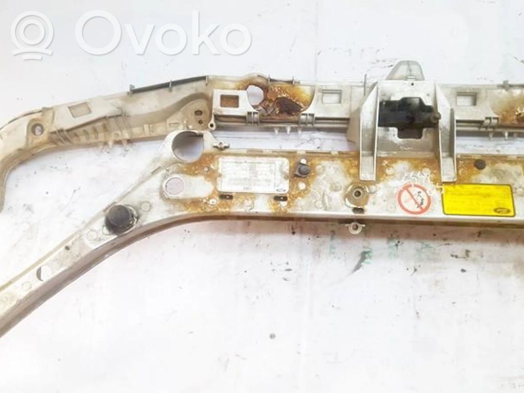 Ford Focus Jäähdyttimen kehyksen suojapaneeli 
