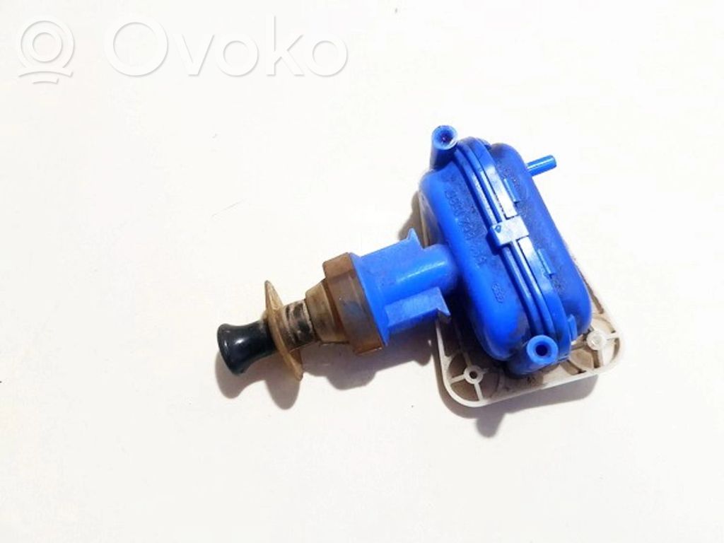 Audi 80 90 B3 Pompa a vuoto chiusura centralizzata