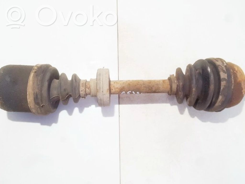 Etuvetoakseli