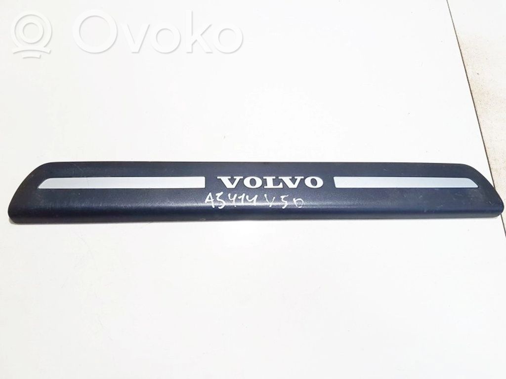 Volvo V50 Copertura del rivestimento del sottoporta anteriore 