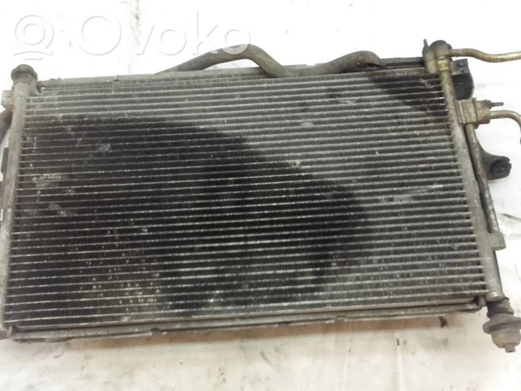 Ford Mondeo Mk III Radiatore di raffreddamento 