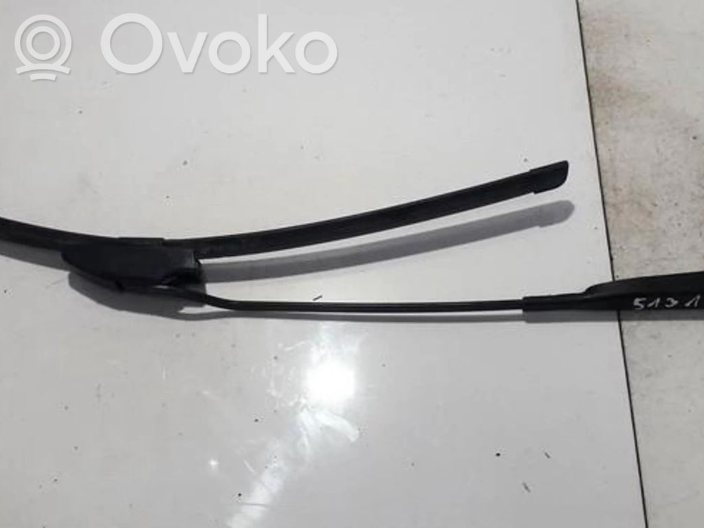 Audi A4 S4 B5 8D Ramię wycieraczki szyby przedniej / czołowej 