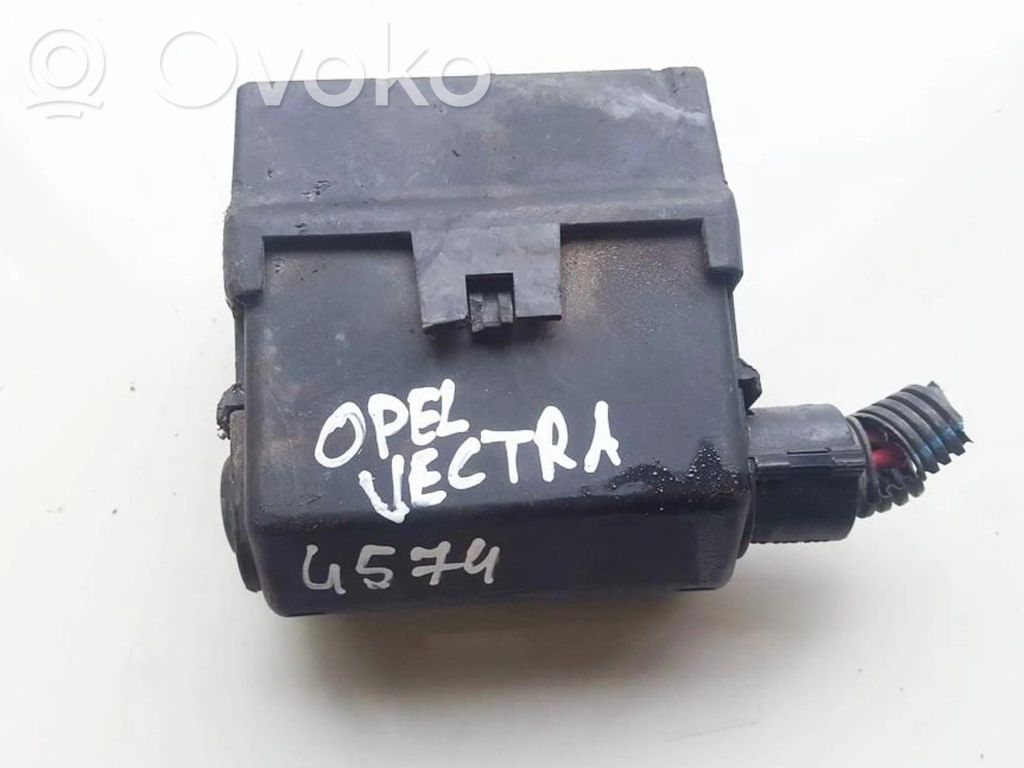 Opel Vectra B Skrzynka bezpieczników / Komplet 