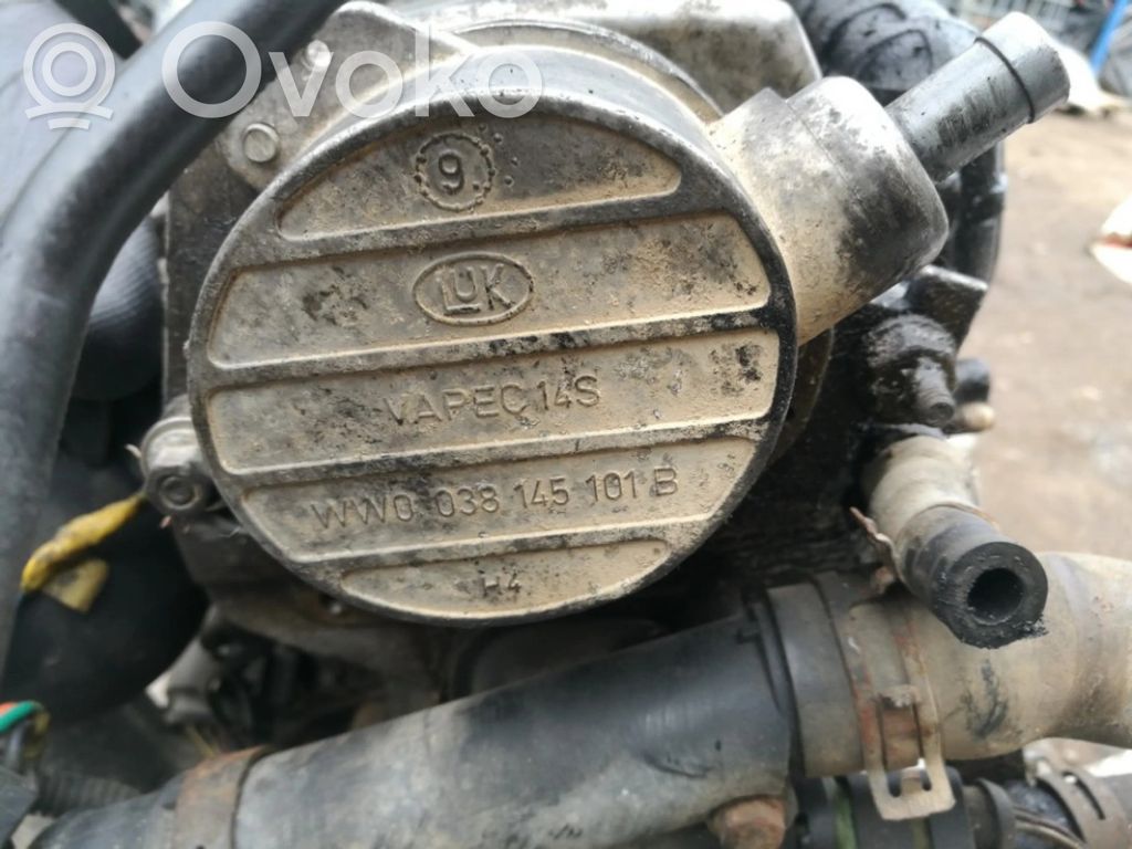 Volkswagen Golf IV Pompă vacuum