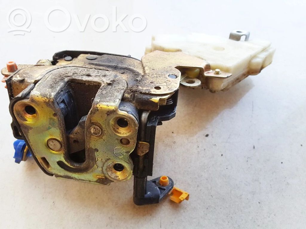Nissan Almera N16 Serratura portiera anteriore