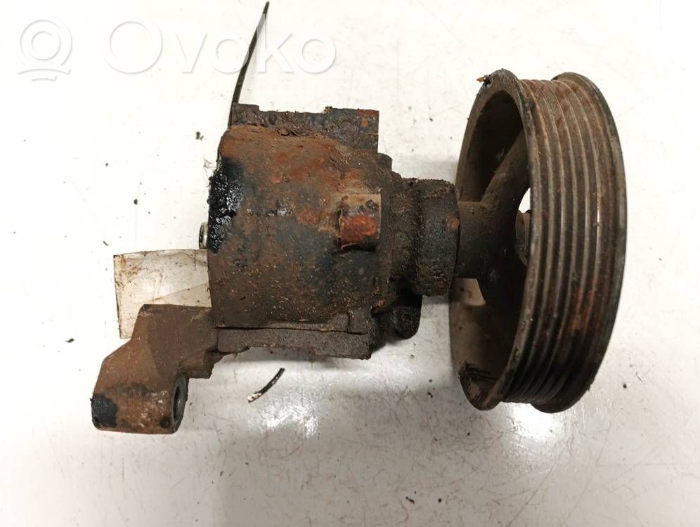 Volvo 440 Ohjaustehostimen pumppu 