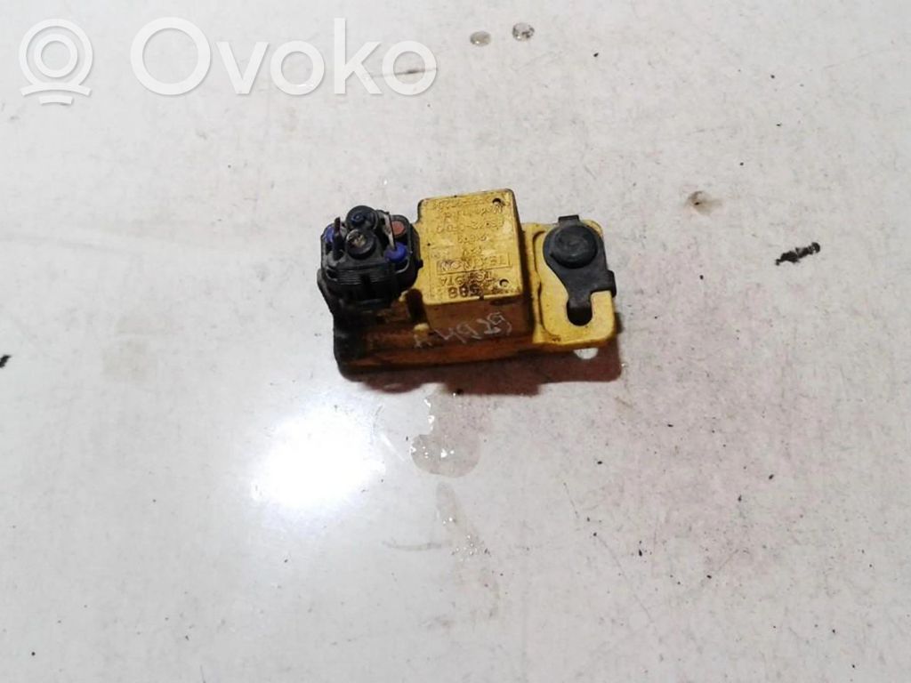 Toyota Corolla Verso AR10 Muu rele 