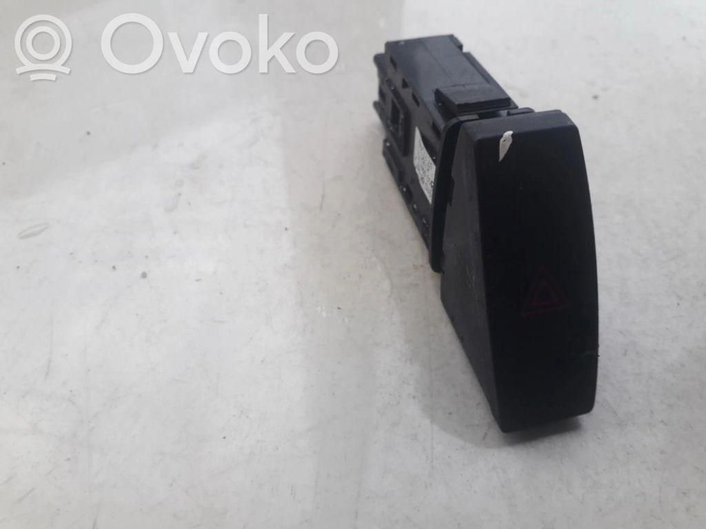 Mazda 6 Botón interruptor de luz de peligro 