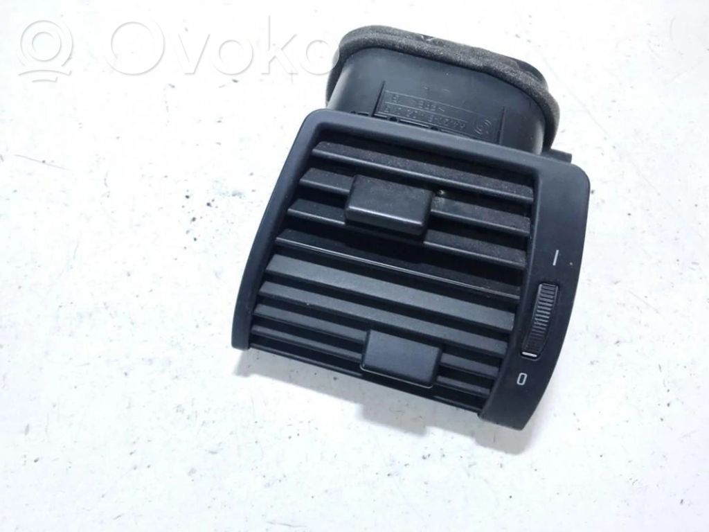 Grilă ventilație centrală   64228402215,64228402215,64228402215,64228402215