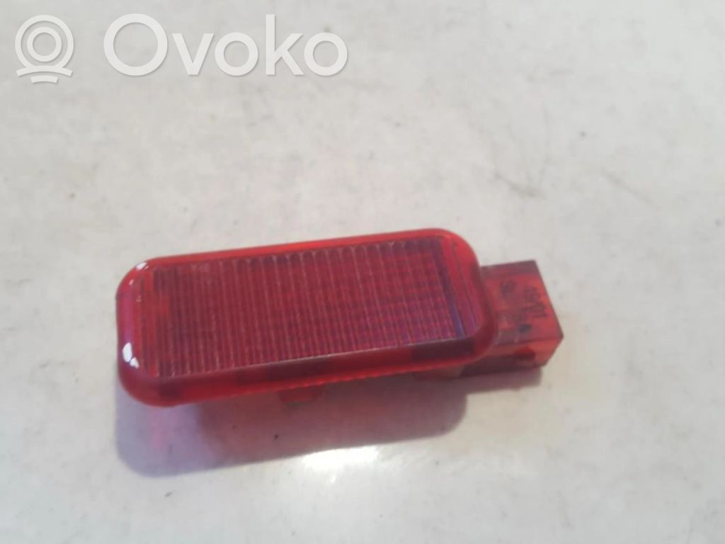 Audi A6 S6 C5 4B Luz interna puerta trasera 