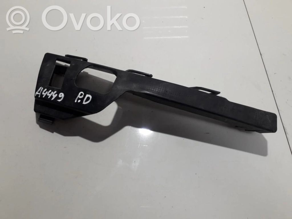 Ford Focus Support de montage de pare-chocs avant