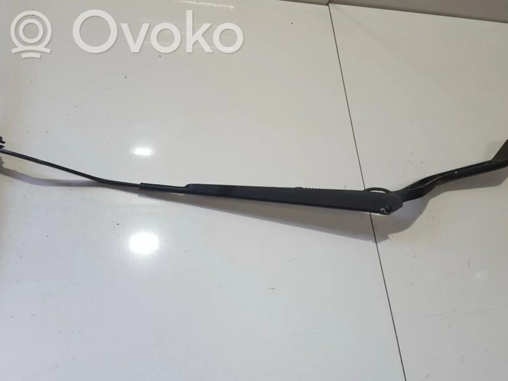 Nissan Almera N16 Bras d'essuie-glace avant