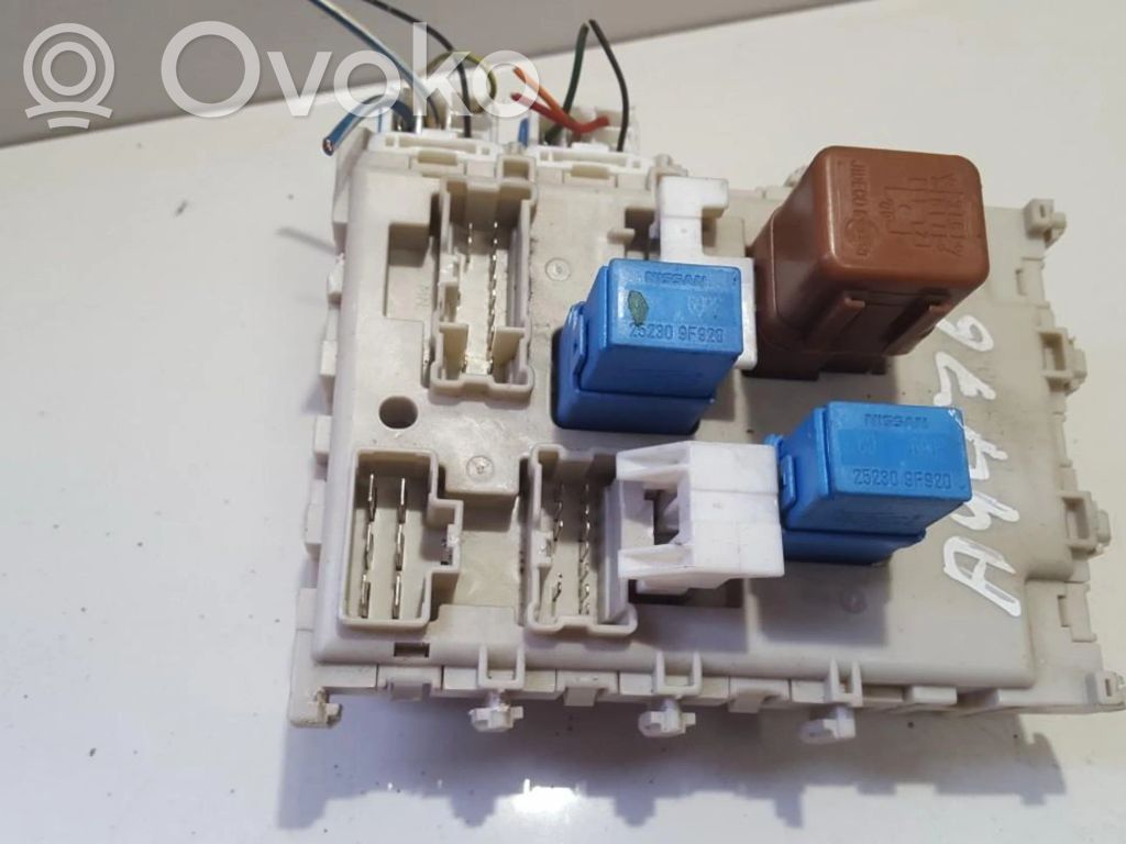 Nissan Almera N16 Set scatola dei fusibili 